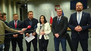 polityka-4ed7c2e5168d5ba25.jpg