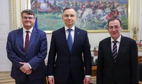 politycznef6cb4d5045b8e3b2.jpg